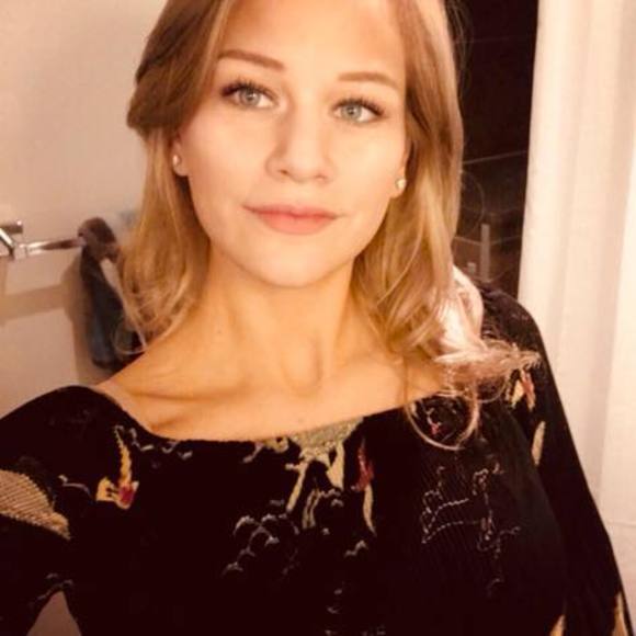 Meet your Posher, Jeanessa - Picture 1 of 1